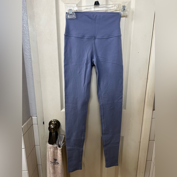 ALO Yoga Pants - Alo leggings!